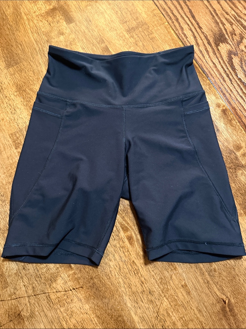 Old Navy Women's High-Rise Black Bike Shorts with Pockets
